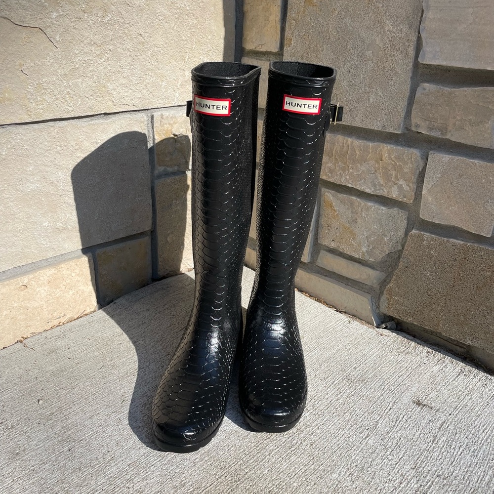 Hunter Limited Edition Carnaby Boa Embossed Tall Rain Boot, Size 7, Slim Fit